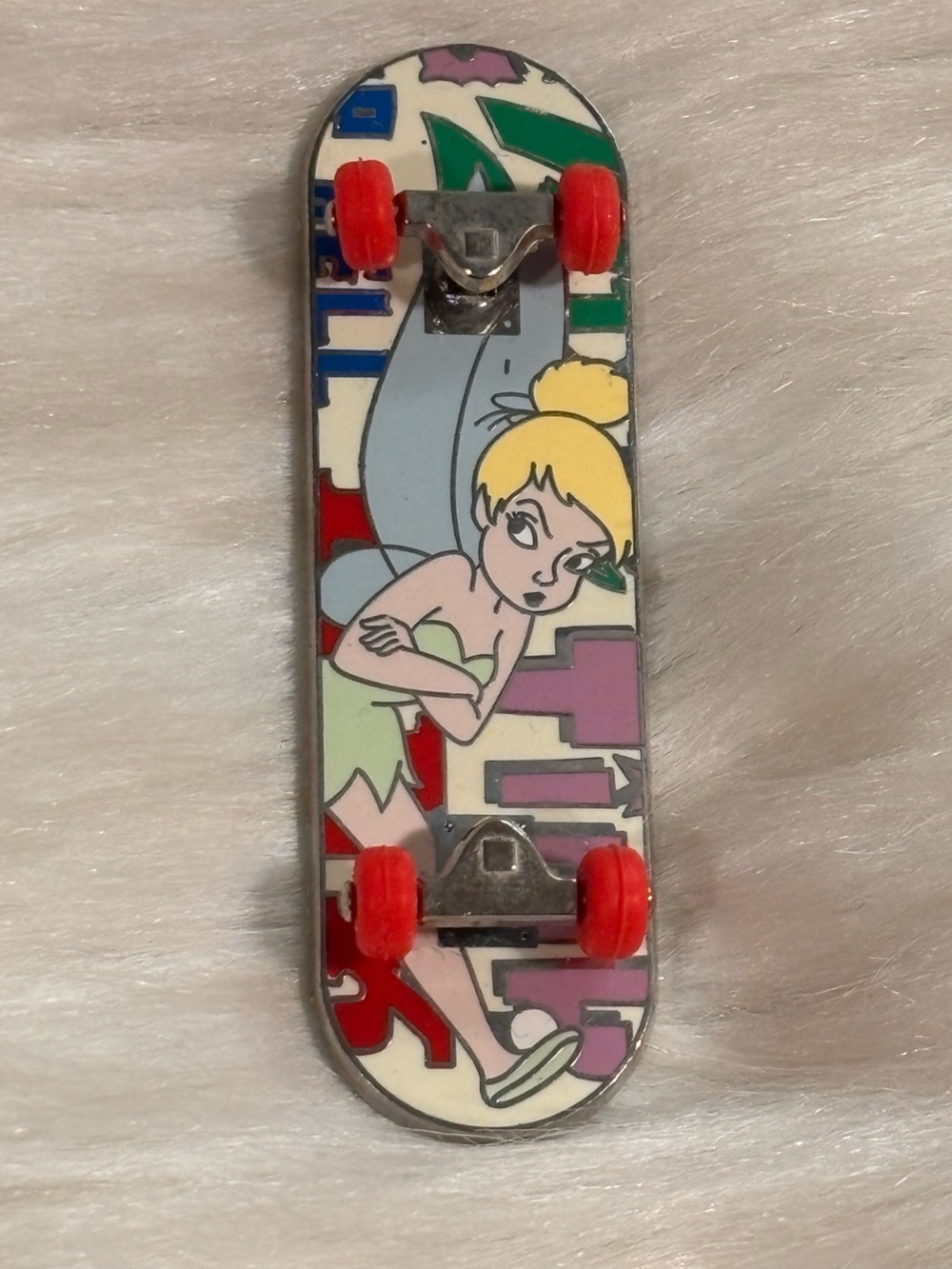 Skateboard - Tinker Bell - Peter Pan Trading Pin 2009